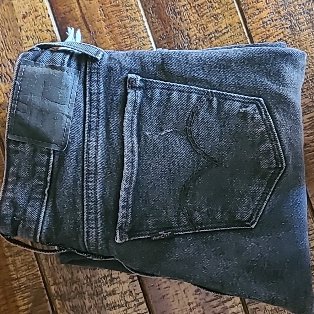 Levis 711 skinny jeans